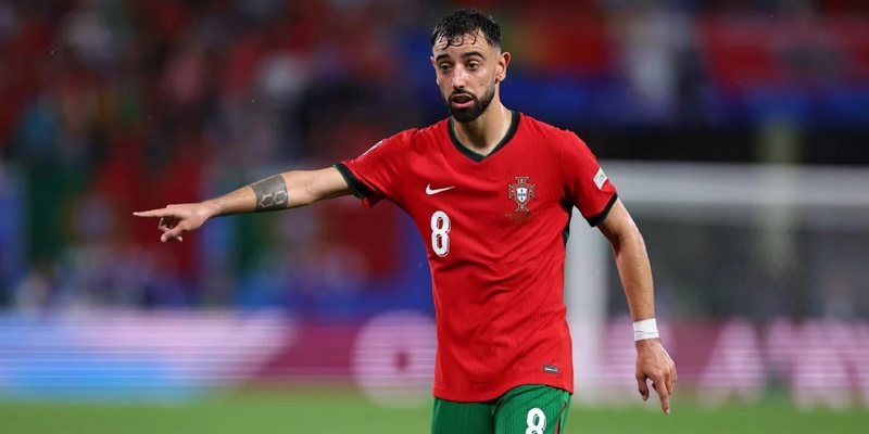 Bruno Fernandes hiện đang là cái tên không thể thiếu của đội tuyển Bồ Đào Nha 