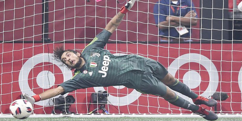 Perin được công nhận tại Juventus