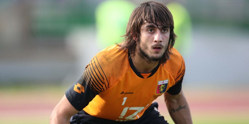 Perin được phát hiện tài năng từ hệ thống đào tạo trẻ của Genoa